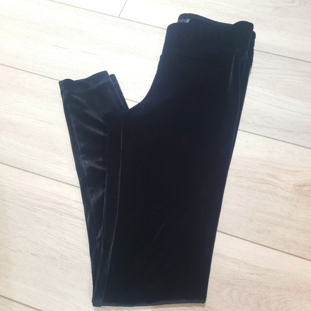 Aritzia Talula Women's Cropped Midrise Velvet Leggings Small Black Whimsigoth